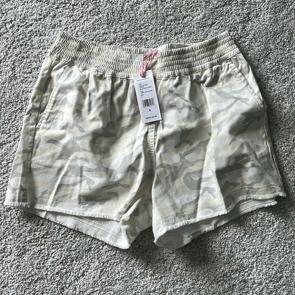 Women’s VV pull on shorts NWT